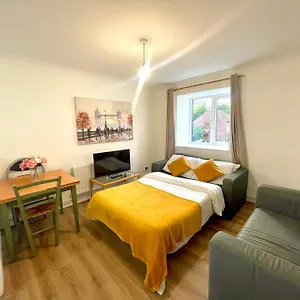 https://2-bed-flat-privite-in-canada-water.brighton-hotels-england.com